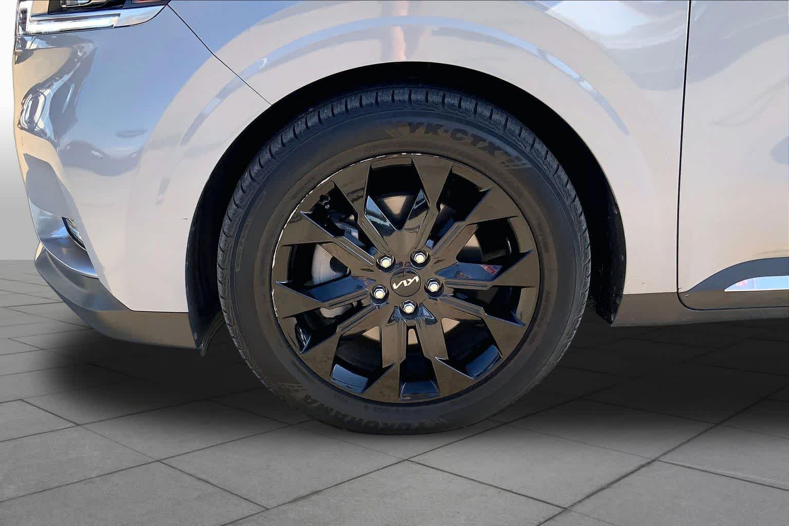 Used 2024 Ceramic Silver Kia SX Prestige image 10
