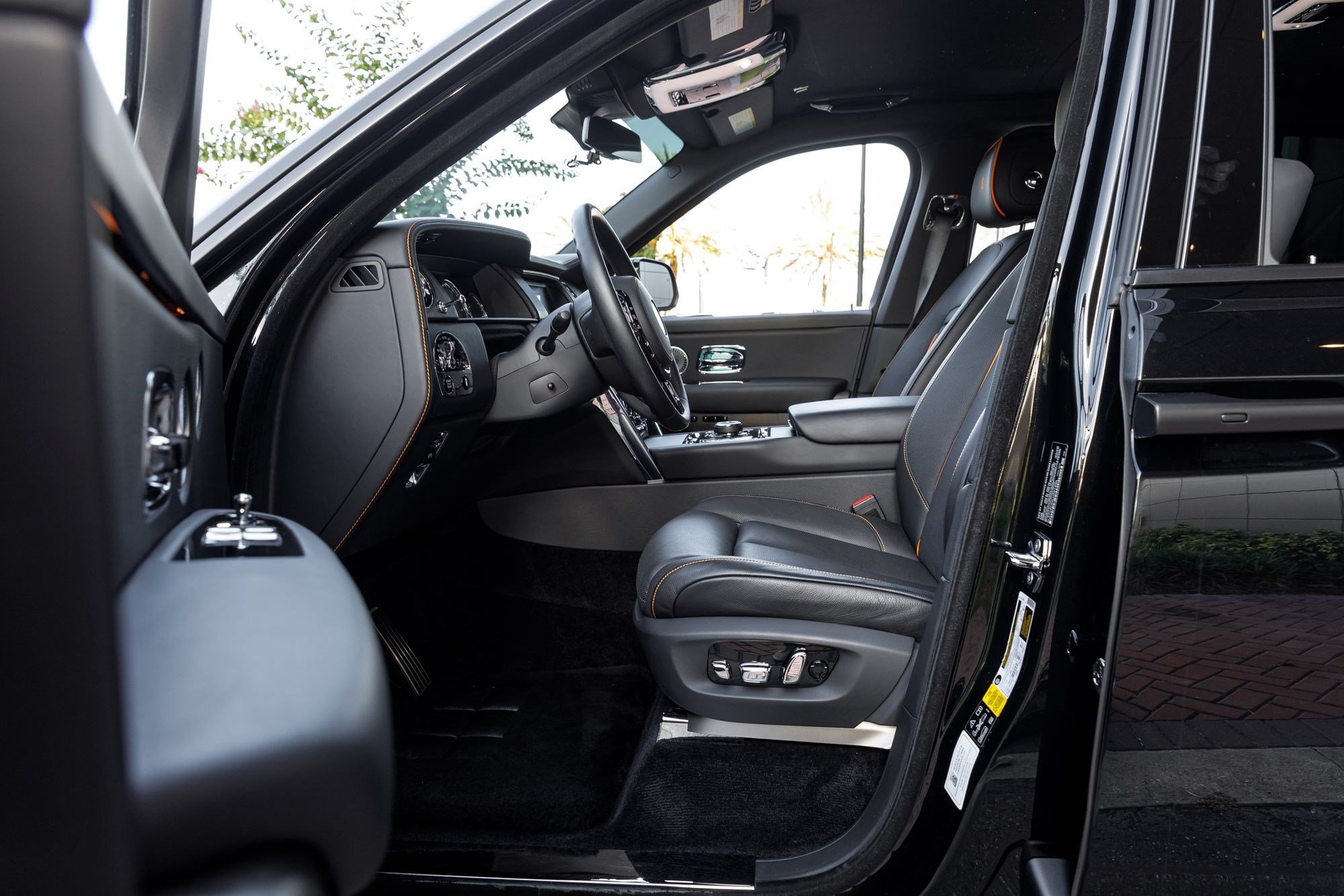 Used 2020 Black Diamond Rolls-Royce  image 29