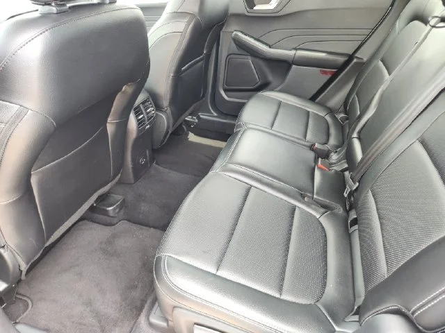 Used 2022 Oxford White Ford SEL image 31