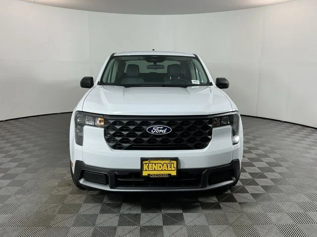 New 2026 Oxford White Ford XLT image 2