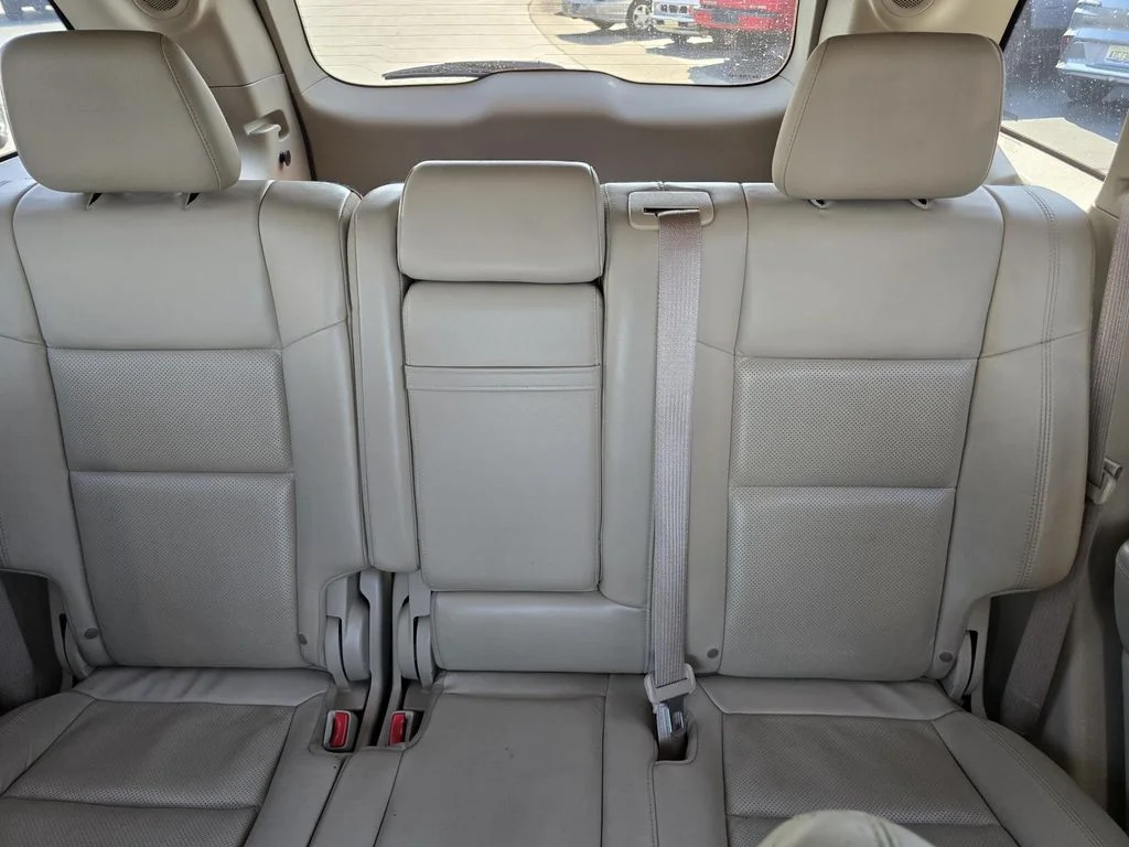Used 2015 Silver Jeep Limited image 18