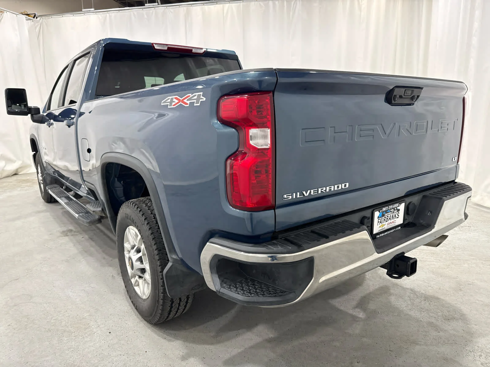 Used 2026 Lakeshore Blue Metallic Chevrolet LT image 3
