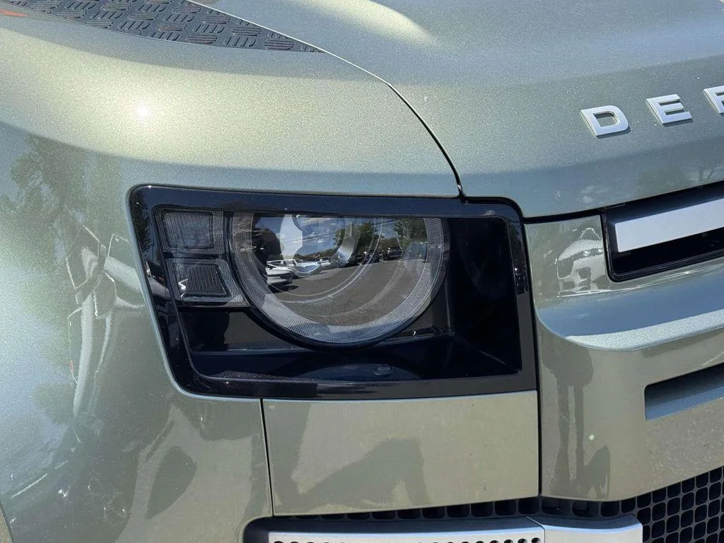 Used 2024 Pangea Green Metallic Land Rover 110 P400 S image 12