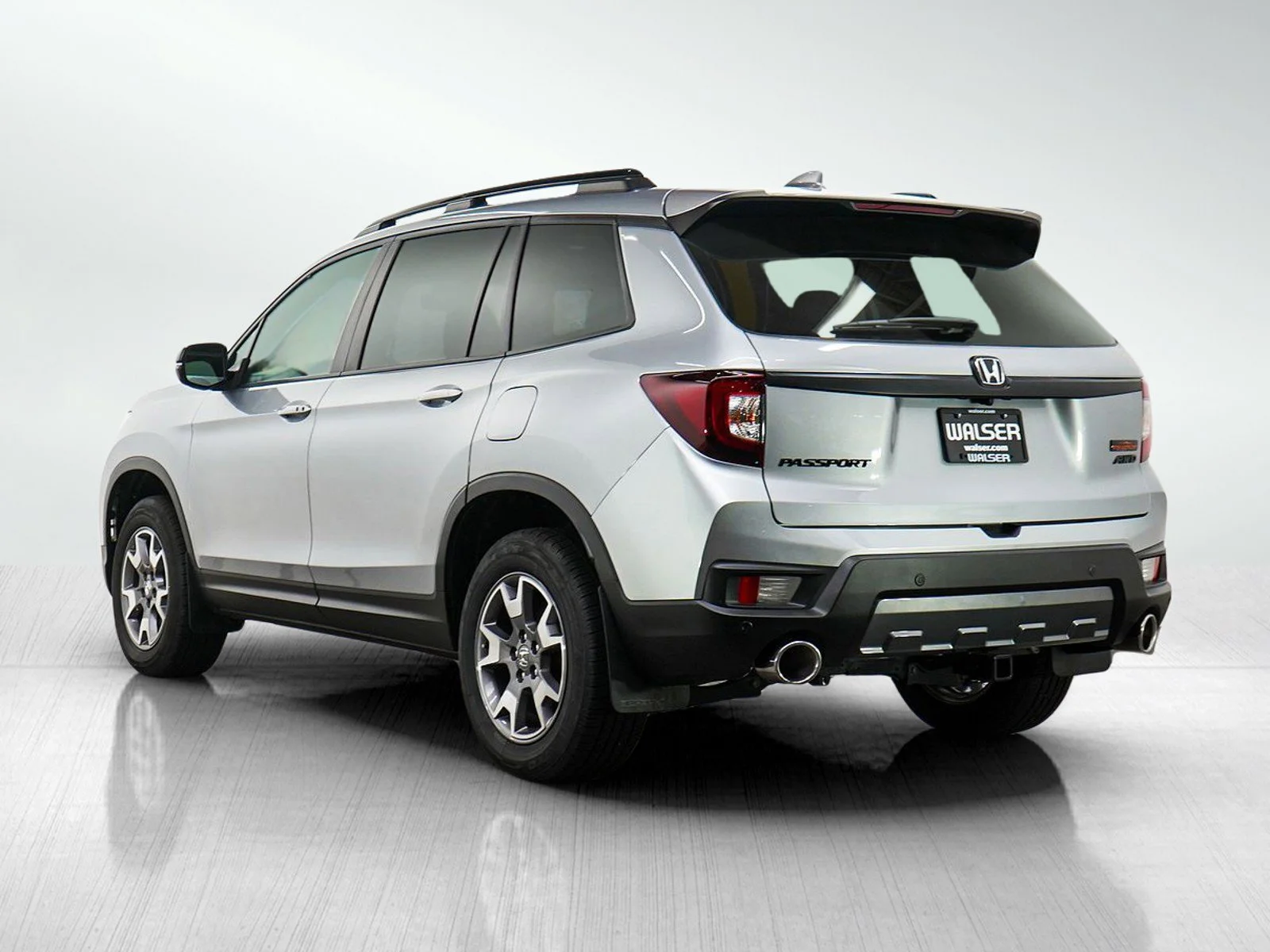 Used 2022 Silver Honda 4D TRAILSPORT AWD image 3