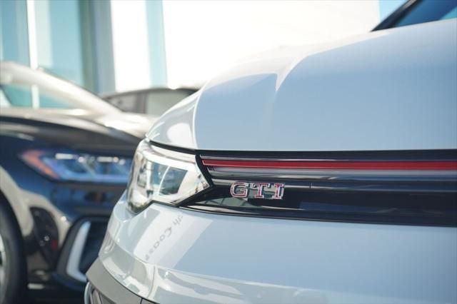 New 2026 Opal White Pearl Volkswagen Autobahn image 6