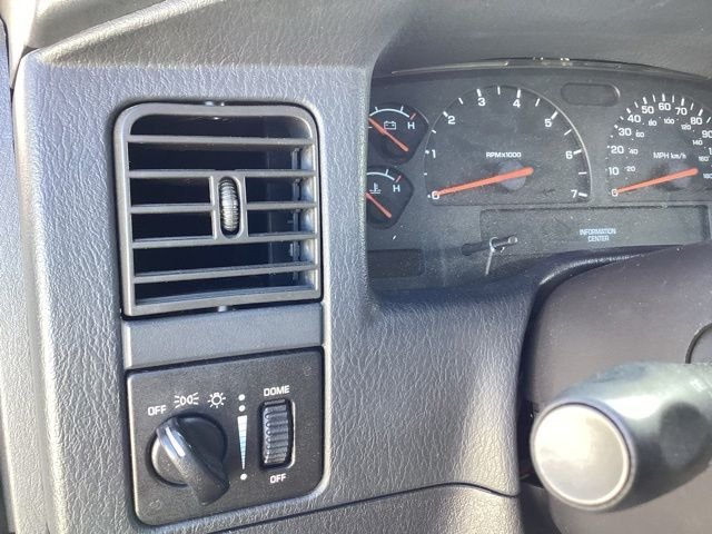 Used 2003 Maroon Dodge SLT image 19