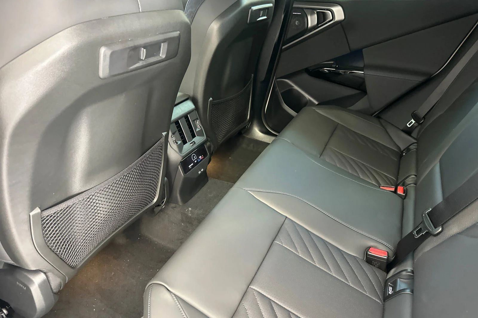 New 2026 Dune Grey Metallic BMW 30 xDrive image 9