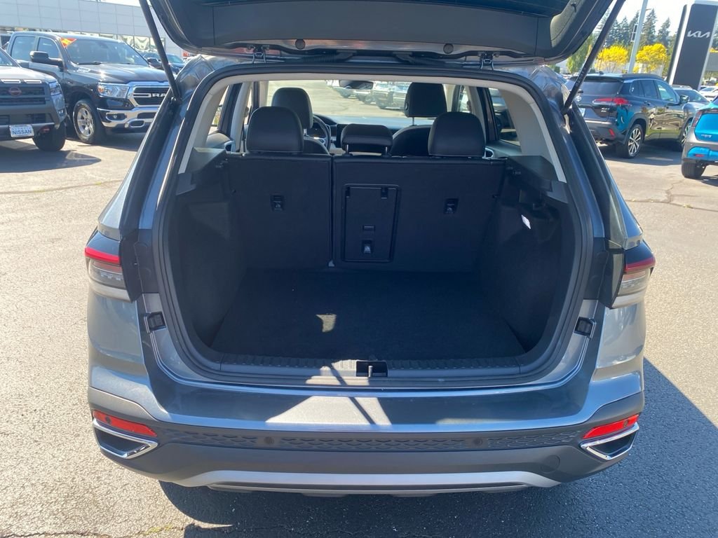 Used 2025 Gray Volkswagen 1.5T SE image 25