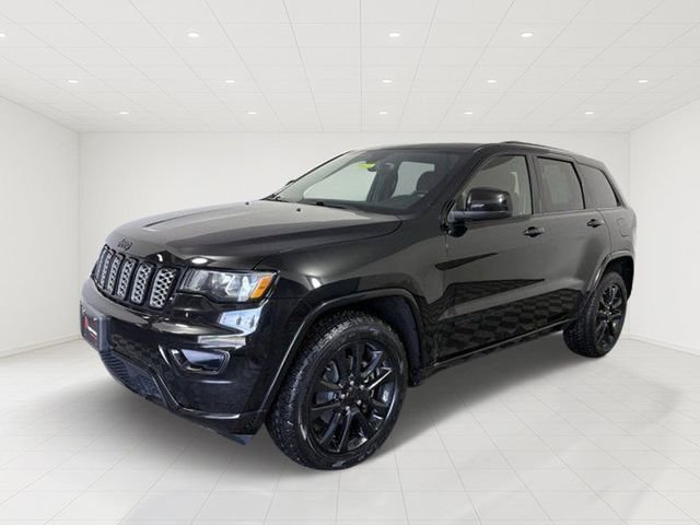 Certified 2018 Jeep Grand Cherokee Altitude with VIN 1C4RJFAGXJC121783 for sale in Shakopee, Minnesota
