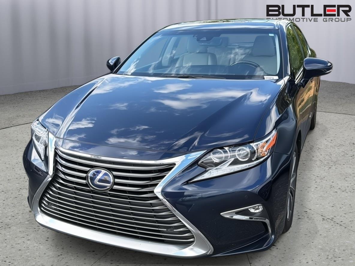 Used 2017 Nightfall Mica Lexus ES 300h image 3