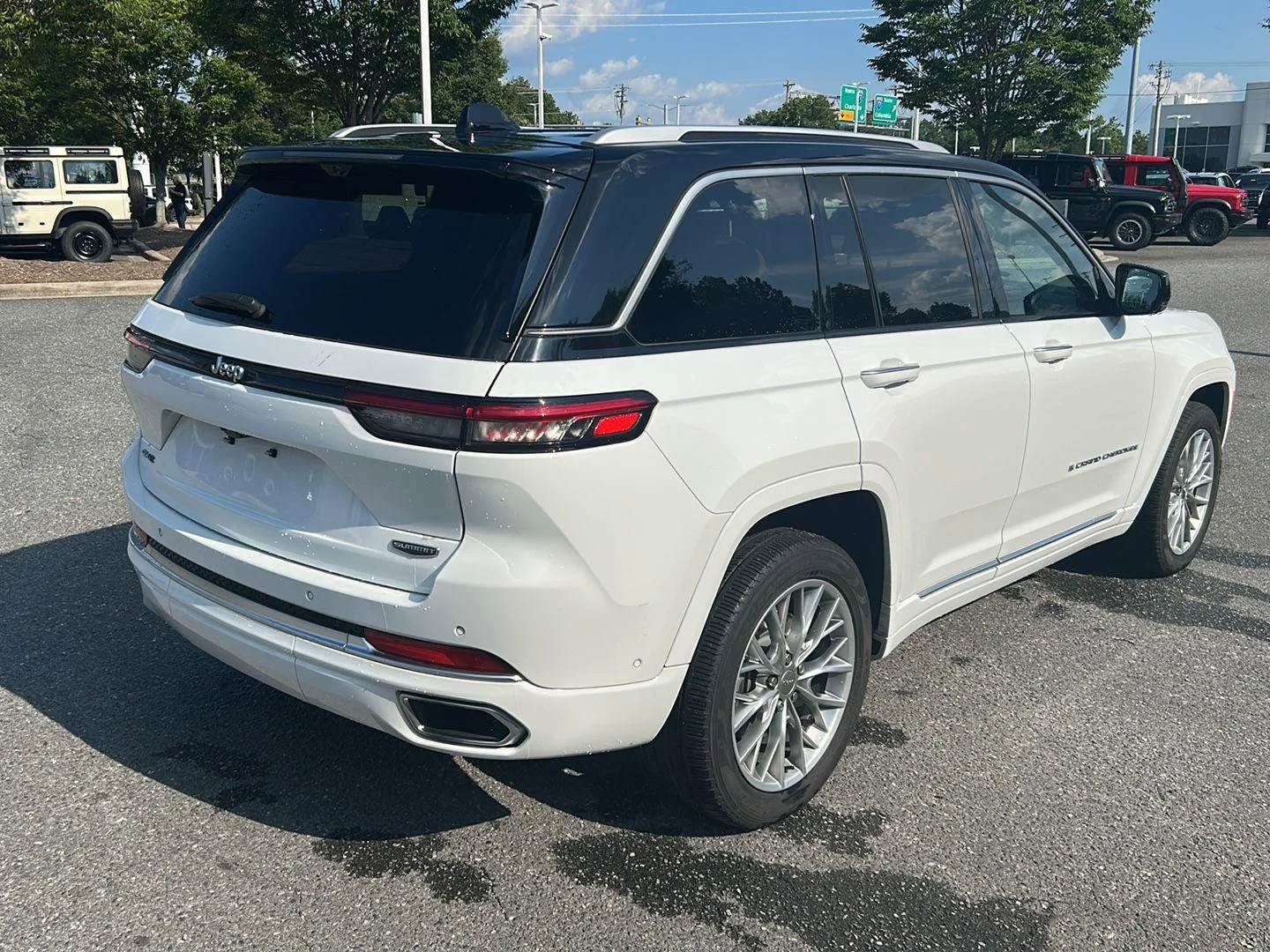 Used 2023 Bright White Clearcoat Jeep Summit image 6