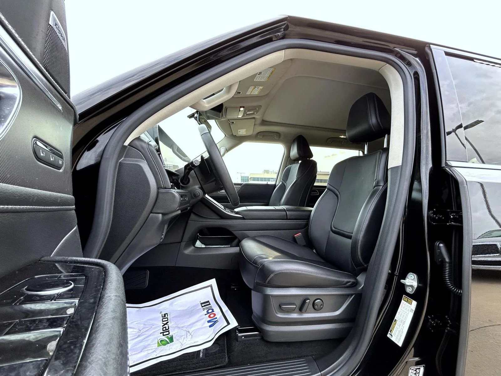 Used 2025 Black INFINITI PURE image 10
