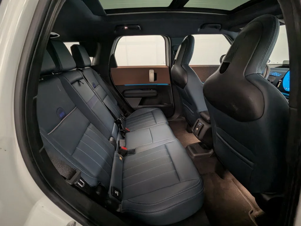 Certified Used 2025 White MINI Signature Plus image 49