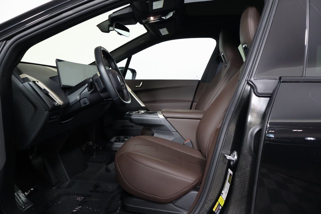 Certified Used 2024 Black Sapphire Metallic BMW xDrive50 image 10