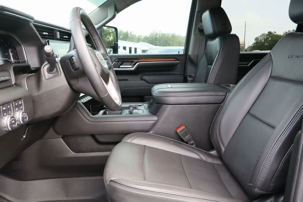 Used 2025 Black GMC Denali image 25