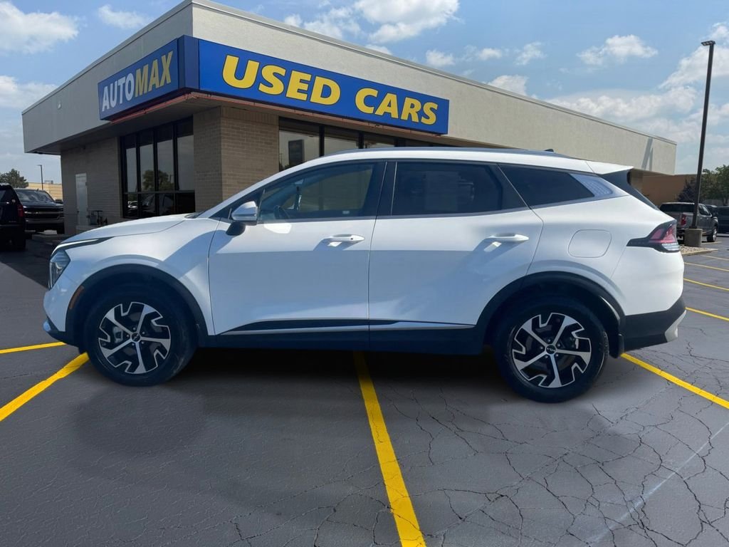 Used 2025 Snow White Pearl Kia EX image 8