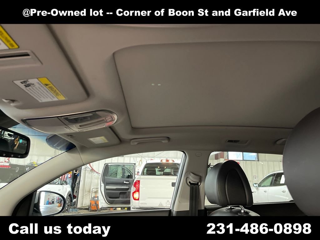 Used 2017 Silver Hyundai Limited image 13