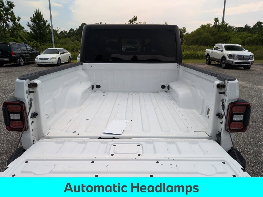 Used 2020 White Jeep Altitude image 34