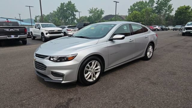 Used 2017 SILVER ICE METALLIC Chevrolet LT image 4