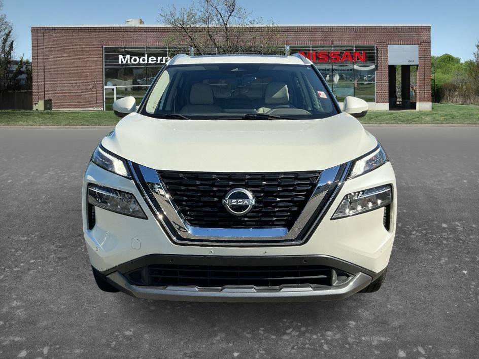 Certified Used 2023 Pearl White Tricoat Nissan SL image 6
