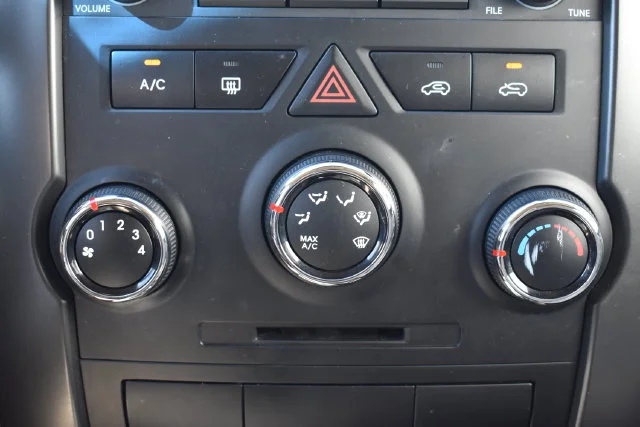 Used 2013 Red Kia LX image 27