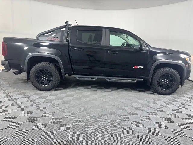 Used 2018 BLACK Chevrolet 4WD Z71 image 26