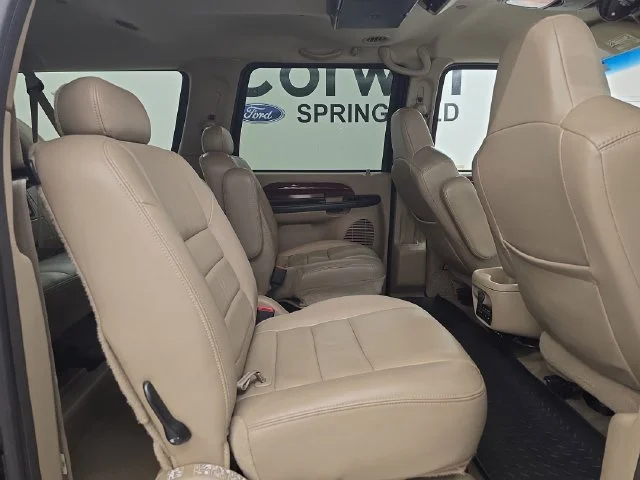 Used 2005 Black Clearcoat Ford Limited image 12