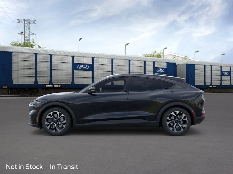 New 2026 Shadow Black Ford Select image 3