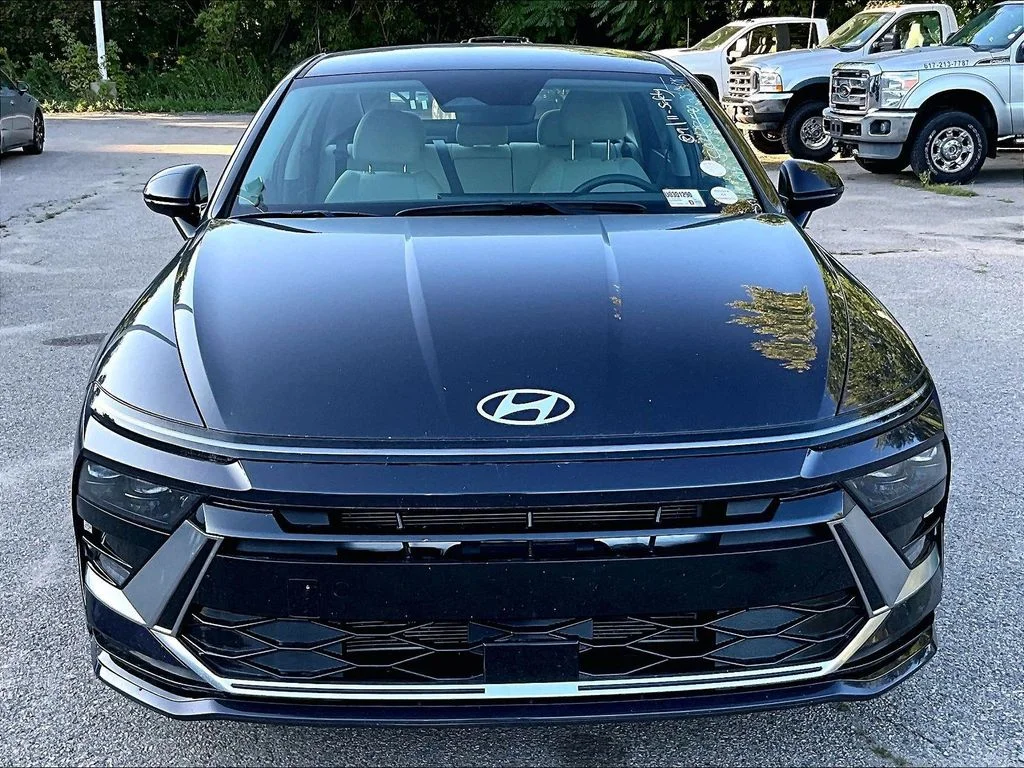 Used 2025 Blue Hyundai SEL image 2