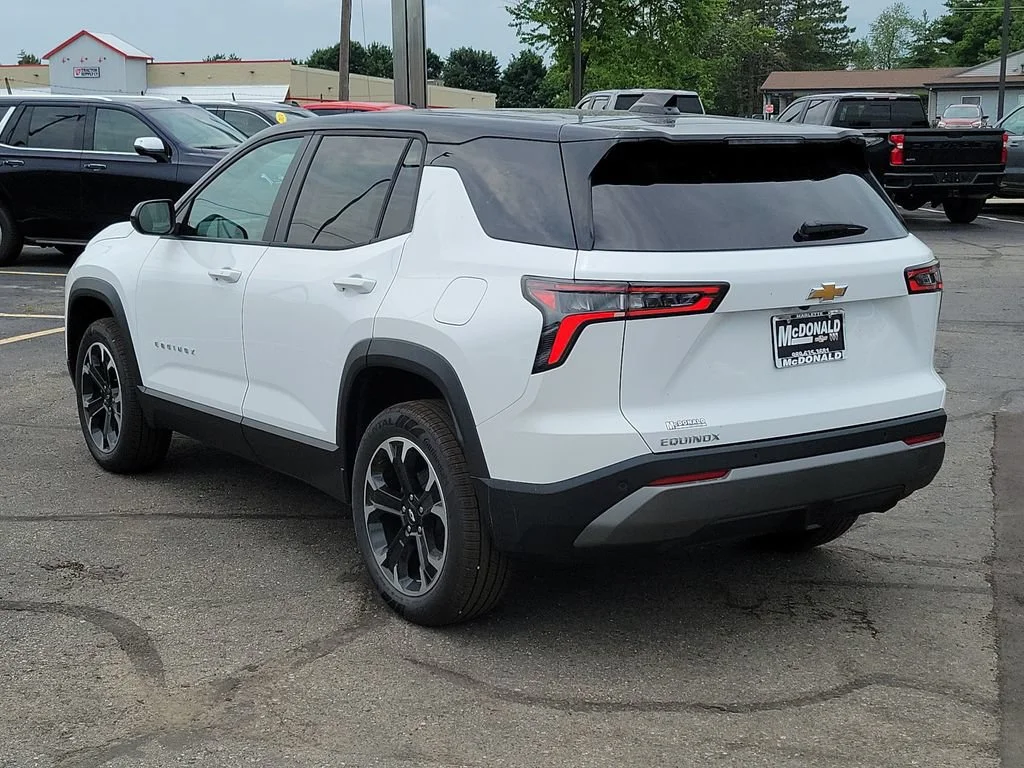 New 2027 Summit White Chevrolet LT image 4