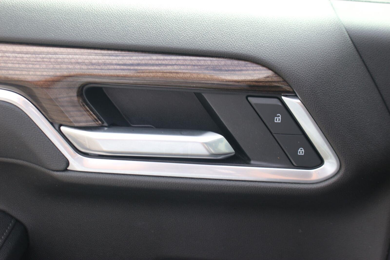 Used 2025 Cypress Gray Chevrolet LT image 16