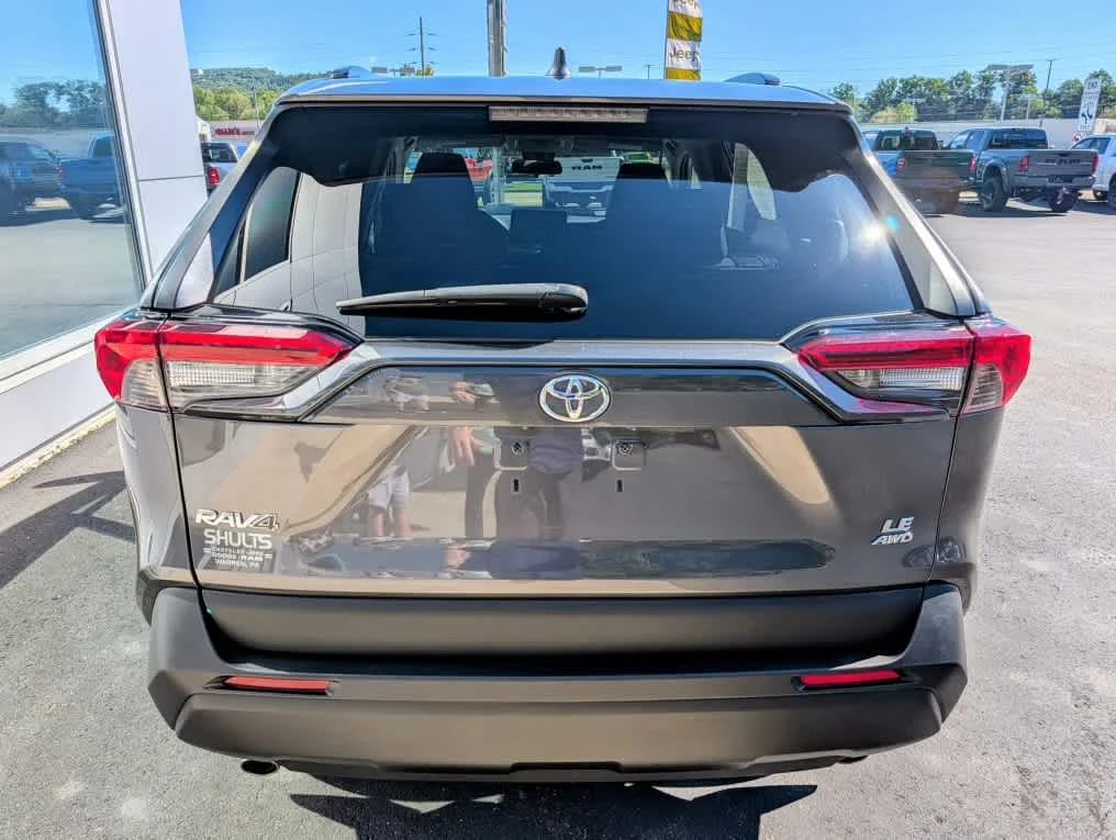 Used 2021 Magnetic Gray Metallic Toyota LE image 5