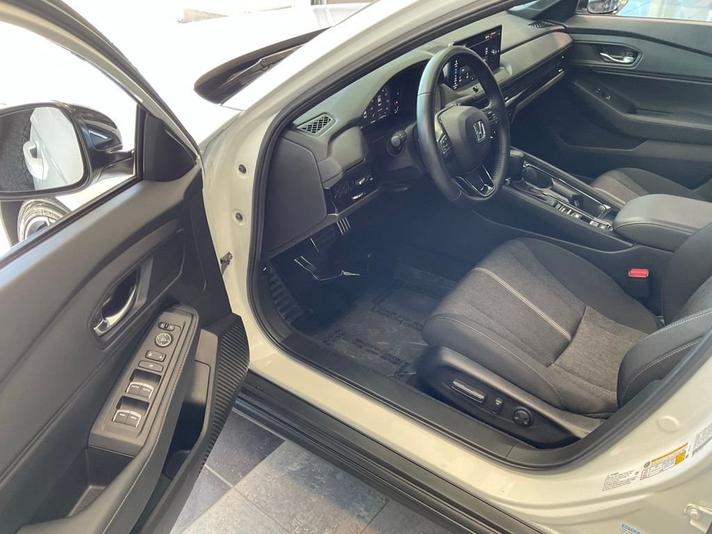 Used 2025 White Honda Sport image 9