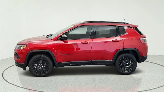 New 2026 Red Hot Pearlcoat Jeep Latitude image 7