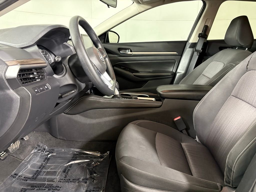 Used 2023 Black Nissan 2.5 SV image 21