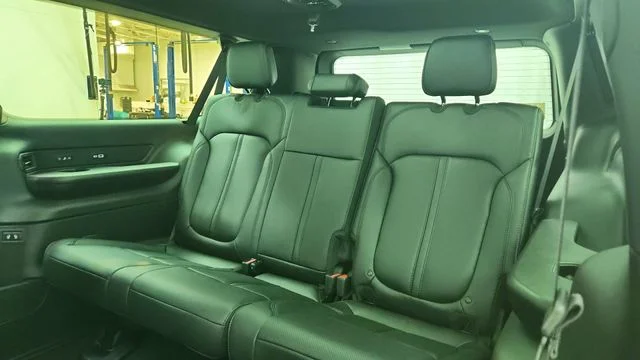 New 2026 Bright White Clear-Coat Exterior Paint Jeep Limited Altitude image 21