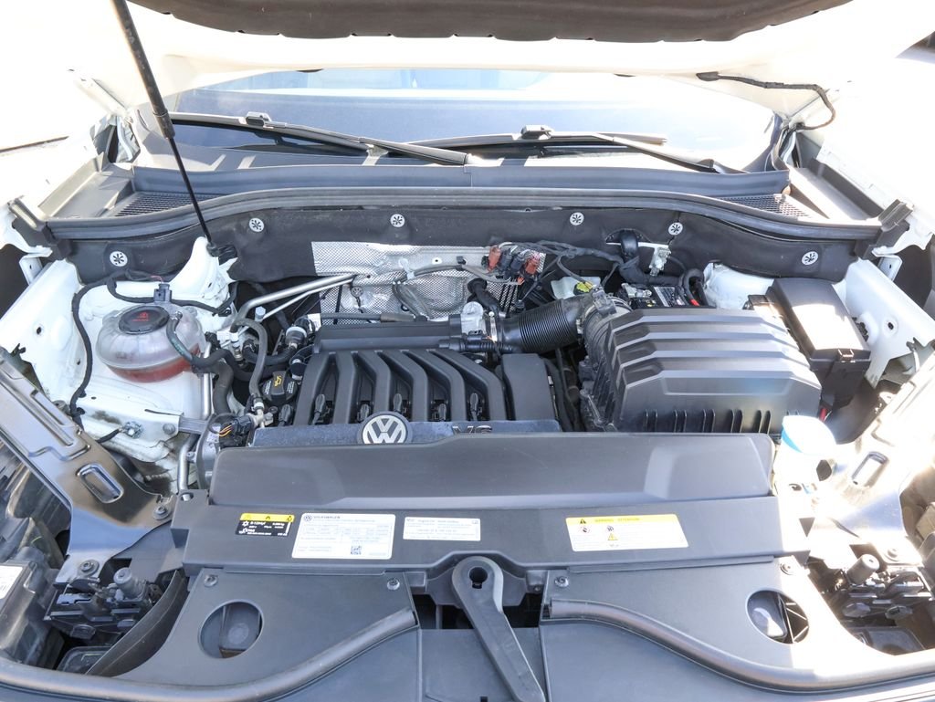 Certified Used 2023 White Volkswagen 3.6L V6 SE w/Technology image 31