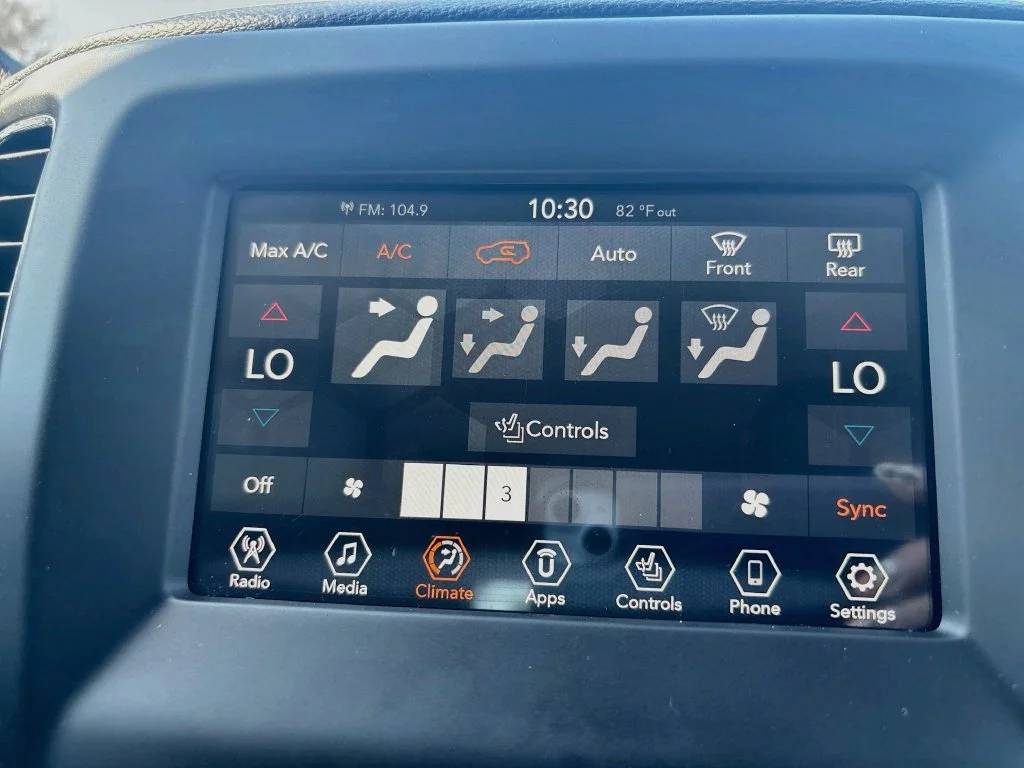 Used 2019 Red Jeep Latitude image 28