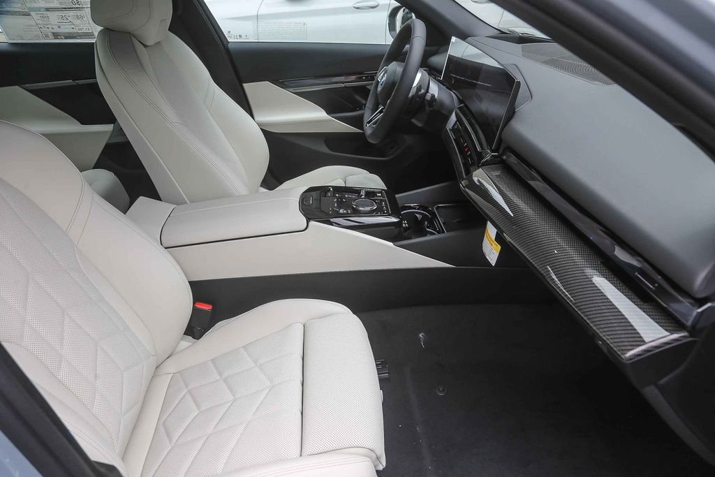 New 2027 Brooklyn Grey Metallic BMW 550e xDrive image 12