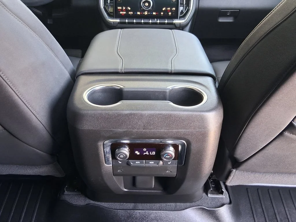 Used 2025 Summit White GMC Elevation image 25