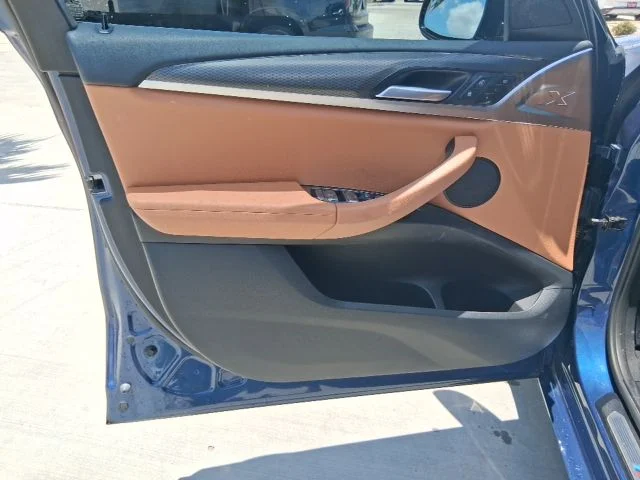 Used 2024 Blue BMW sDrive30i image 14