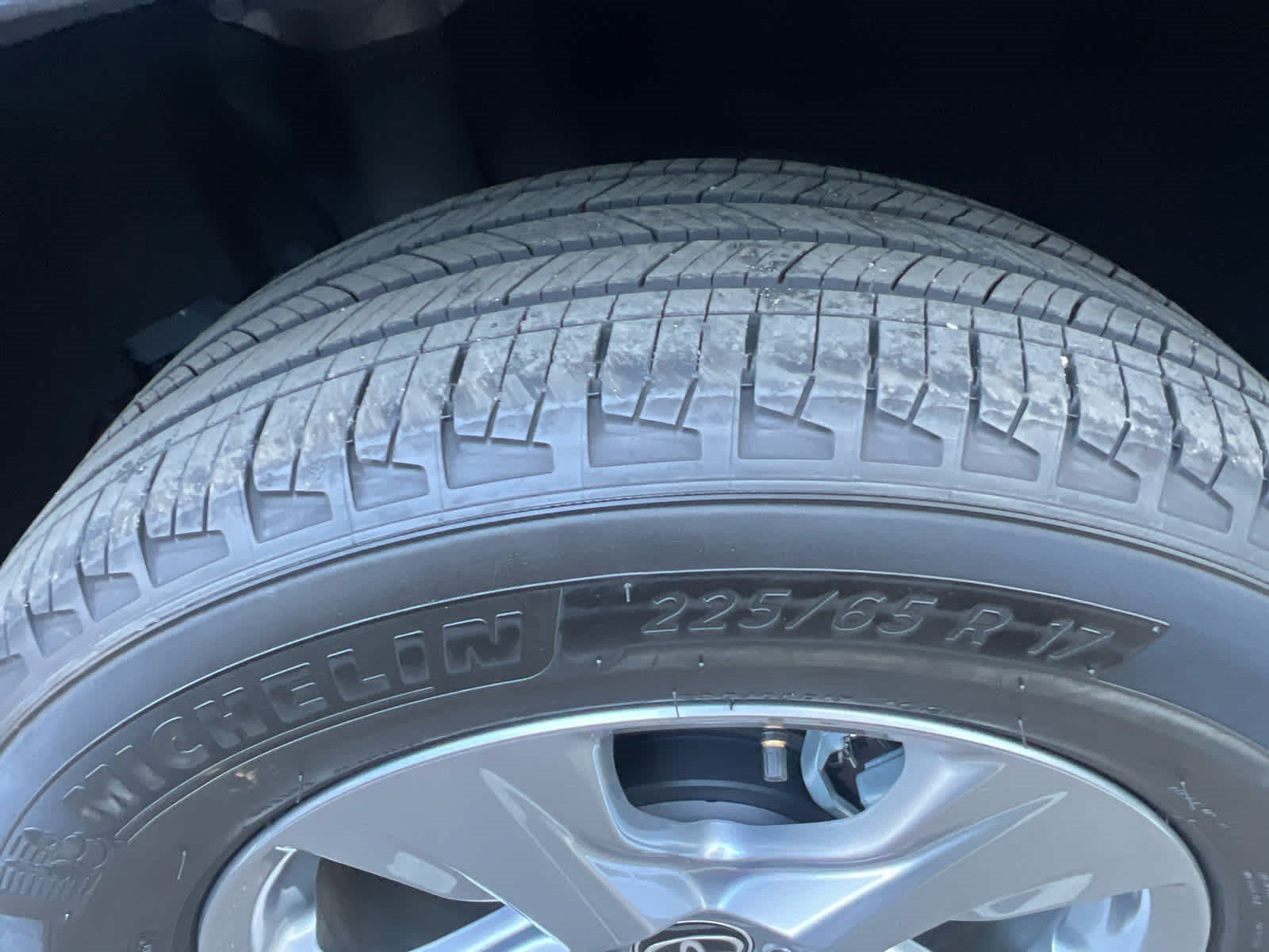 Used 2025 Ruby Flare Pearl Toyota Hybrid XLE image 5