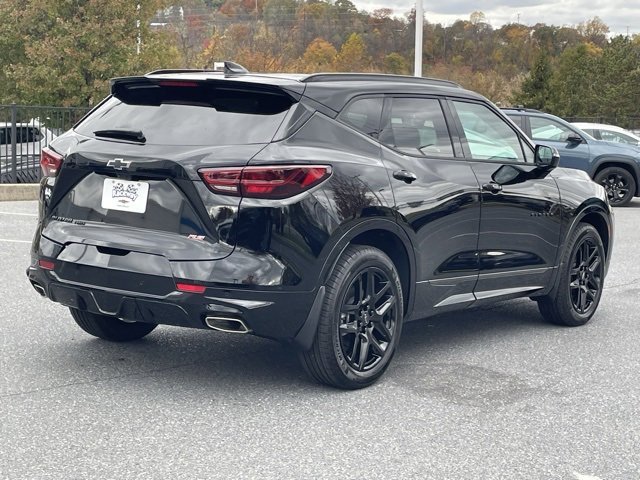 2025 Chevrolet Blazer RS photo 3