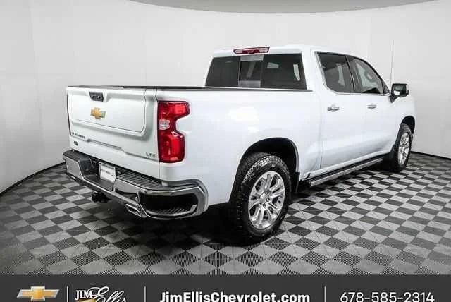 New 2026 Polar White Tricoat Chevrolet LTZ image 5