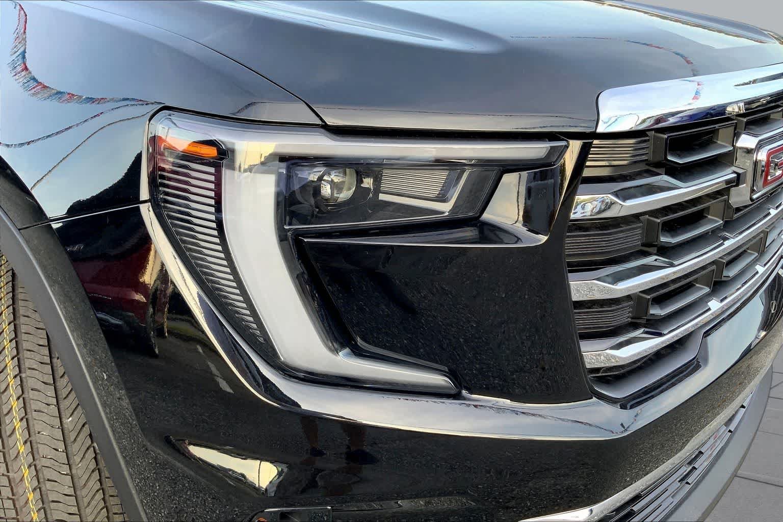 2025 GMC Acadia Elevation - Photo 13