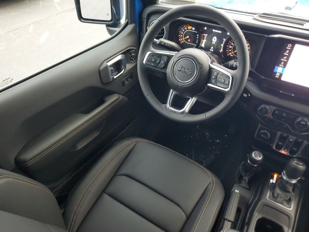 New 2026 Hydro Blue Pearl-Coat Exterior Paint Jeep Sahara image 15