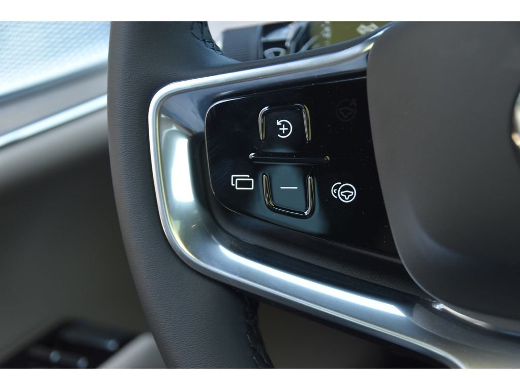 2026 Volvo EX90 Ultra - Photo 35