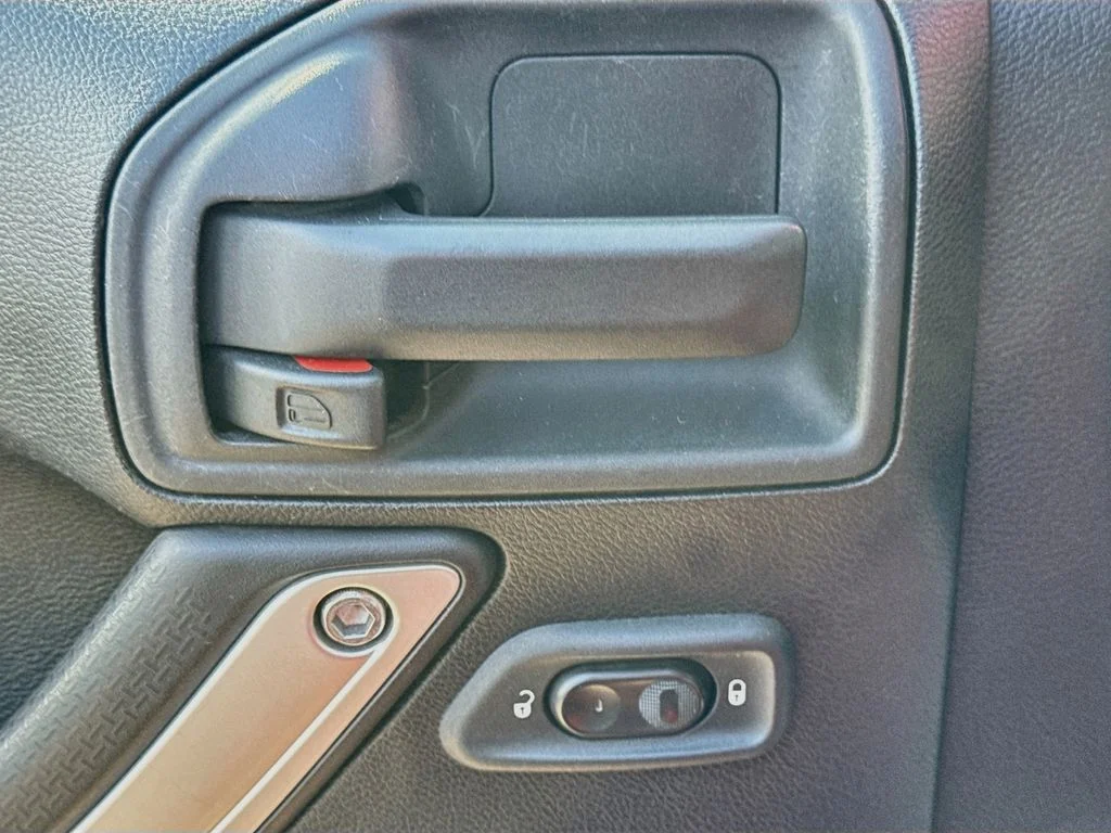 Used 2011 Red Jeep Sahara image 20