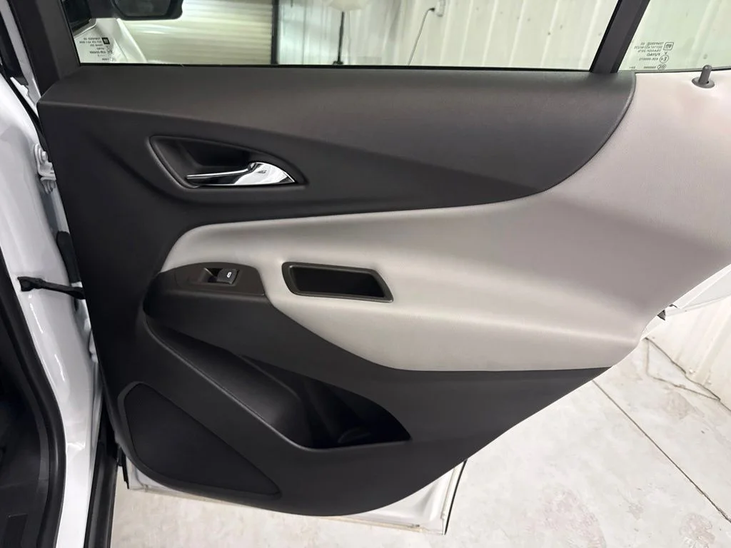 2023 Chevrolet Equinox LT - Photo 16