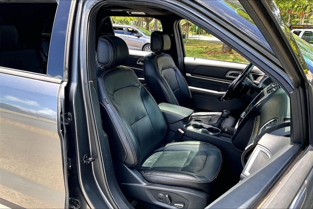 Used 2017 Gray Ford Limited image 7